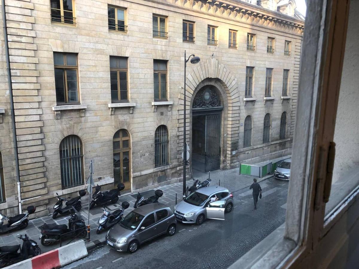Cosy Arc De Triomphe Champs Elysees Bail Mobilite * Parijs